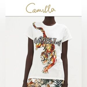 Camilla SLIM FIT ROUND NECK T-SHIRT